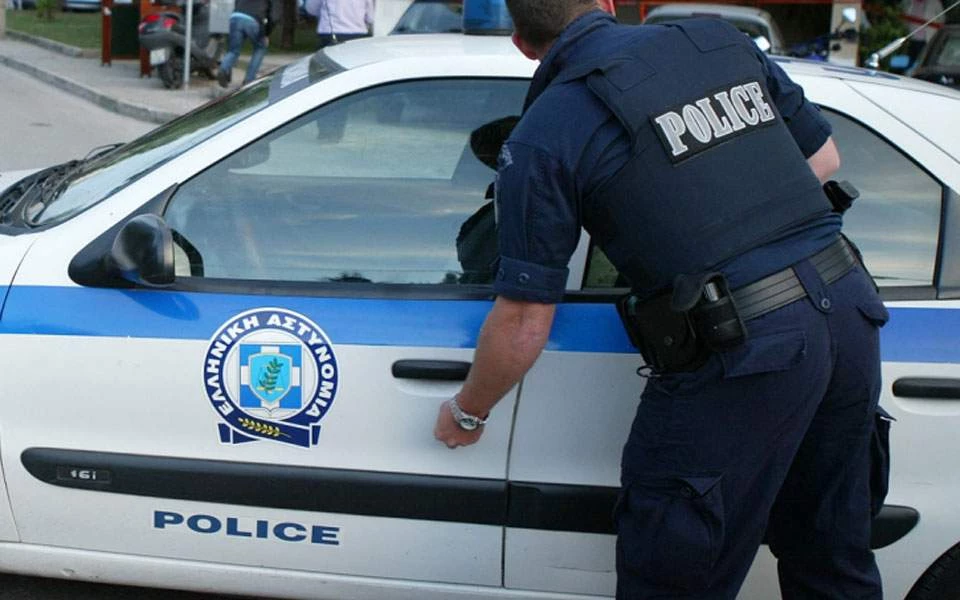 Καταδρομική επίθεση αγνώστων σε υποκαταστήματα τραπεζών στη Χαλκοκονδύλη